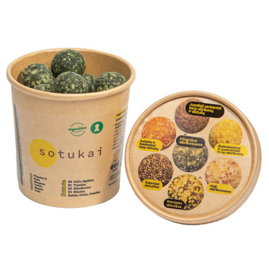 Energy balls: Spirulina in apricots